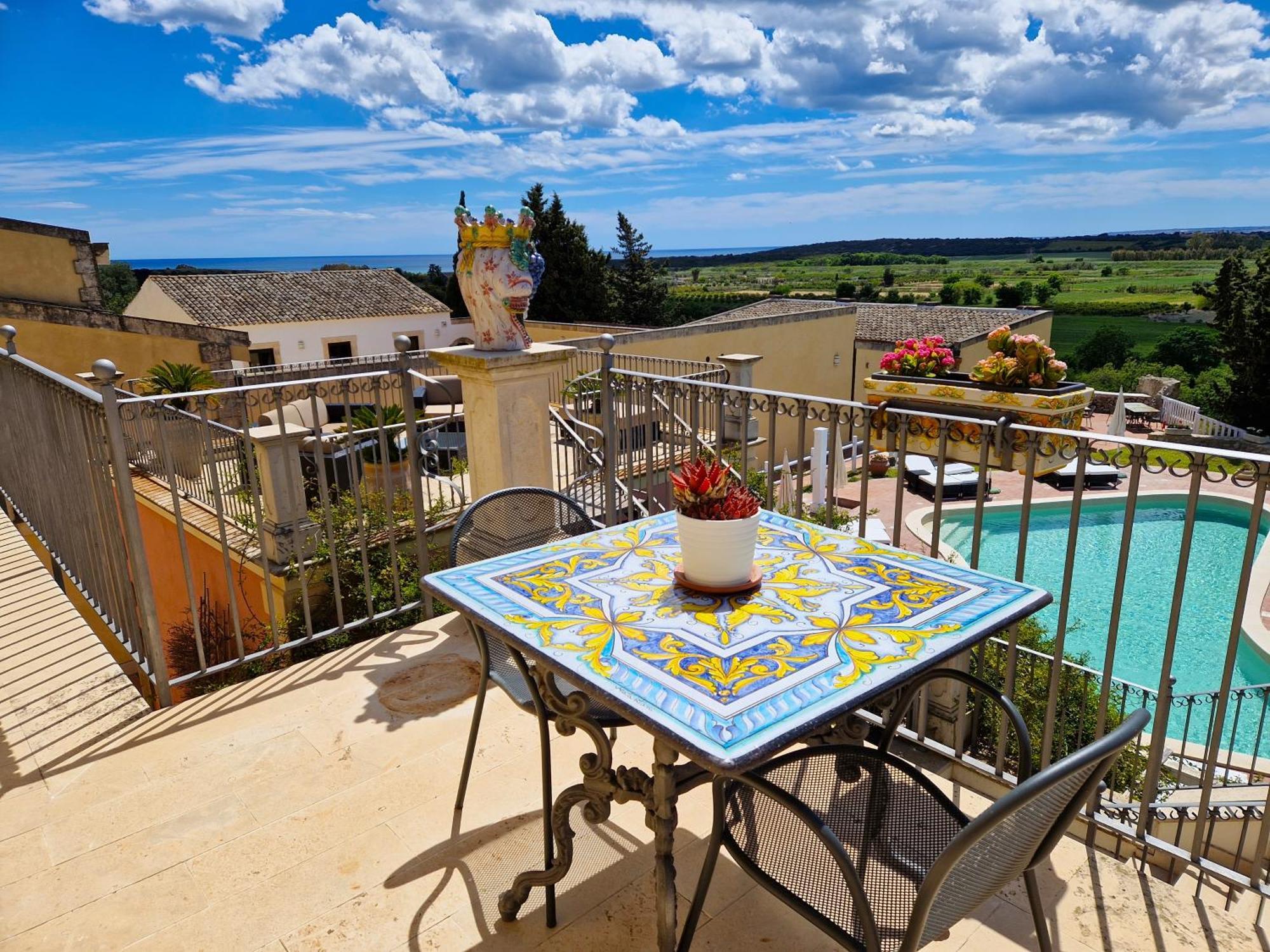 Hotel La Corte Del Sole Lido di Noto Exteriör bild