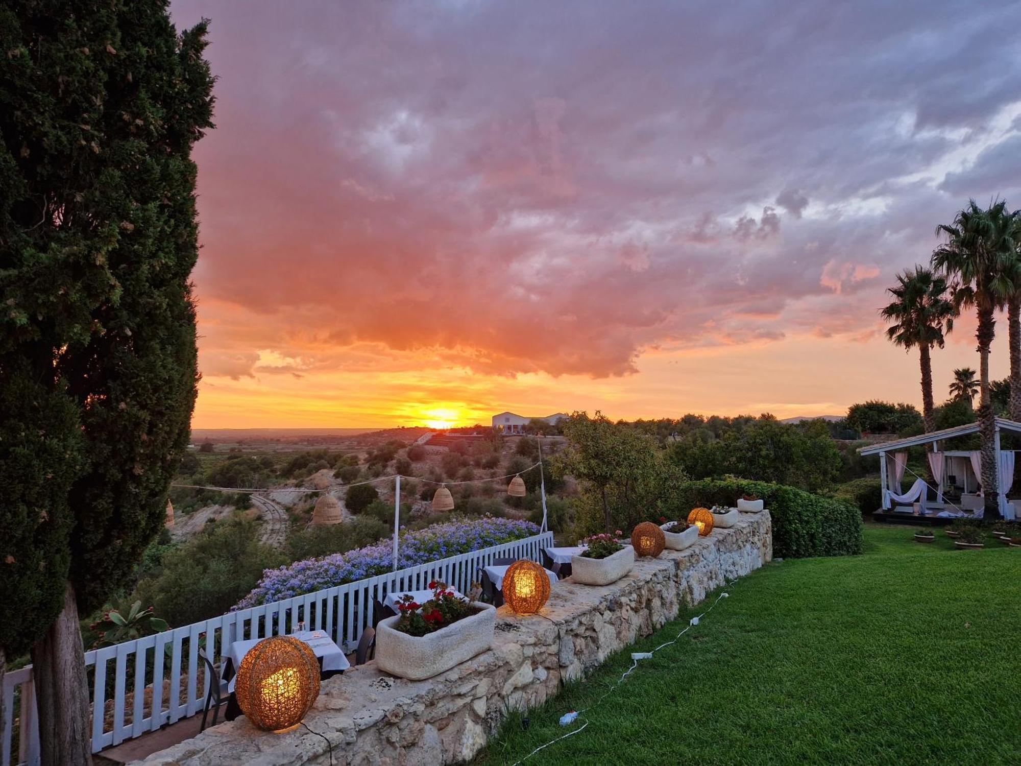 Hotel La Corte Del Sole Lido di Noto Exteriör bild